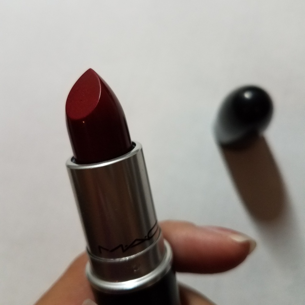 MAC lipstick (Dare You)